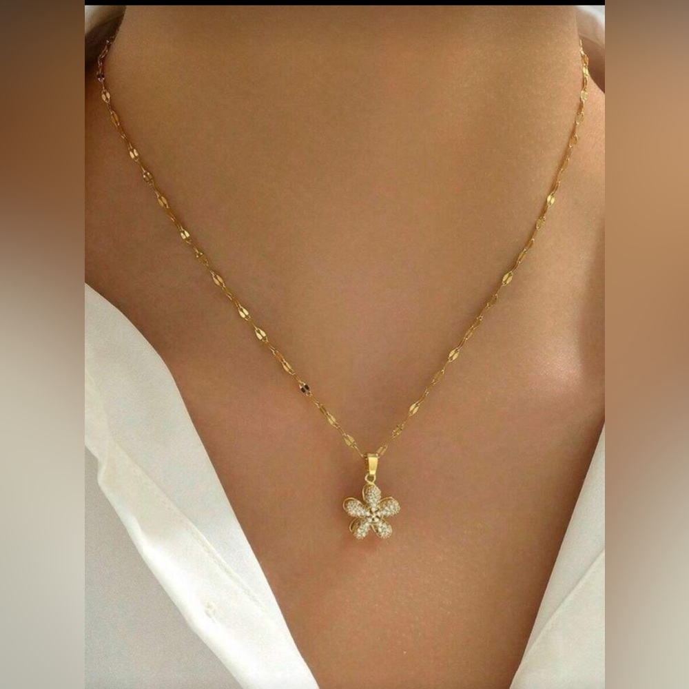 Gold Plated Stainless Steel Dainty Flower Pendant Necklace Cubic Zirconia Floral